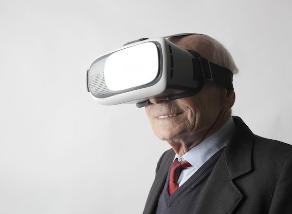Papi a un casque VR