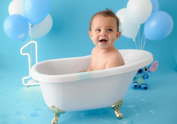 Bébé dans un bain